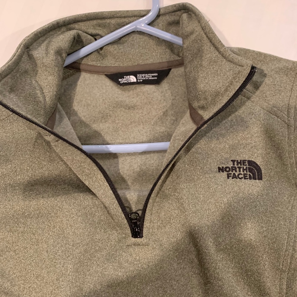 North Face Women’s Tech Glacier 1/4 Zip - Picture 4 of 8